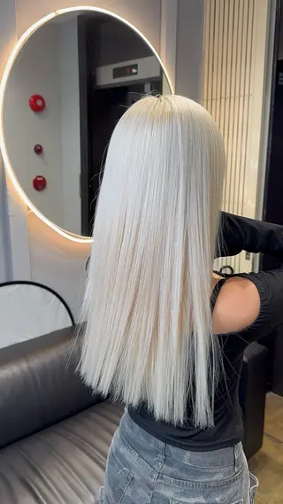 ミディアム カラー dao/ミルクティー /ブラウン/ブロンドのヘアスタイル