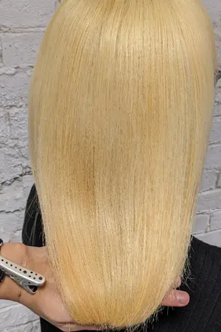 ロング カラー nameless髪質 改善ブリーチ心斎橋のヘアスタイル