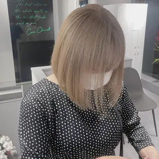 ショート カラー ikuma/ ミルクティーのヘアスタイル