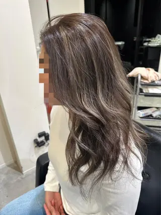 ロング カラー MOURI CHISATOのヘアスタイル