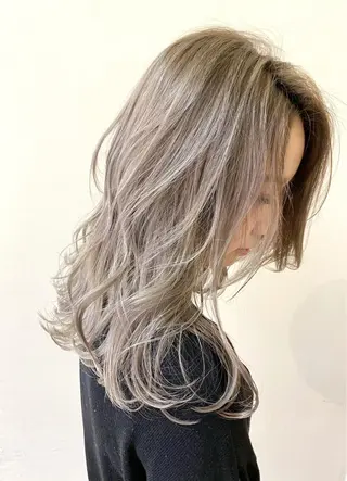 ロング カラー 服部 樹季のヘアスタイル