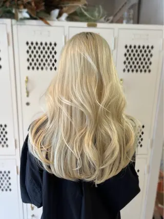 ロング 韓国ヘア レイヤーカットのヘアスタイル