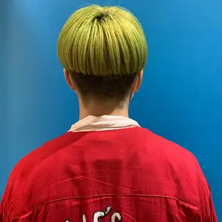 ショート メンズ FLOWERS所属・ウルフ、レイヤー 、メンズカットSHOのヘアスタイル