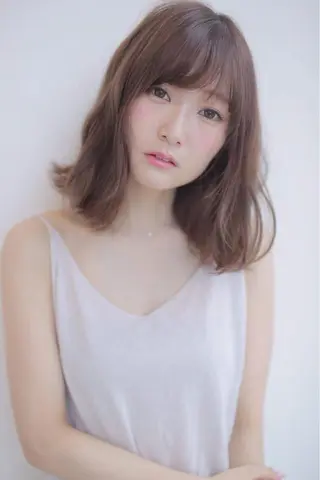 ミディアム カラー 米山 珠那のヘアスタイル