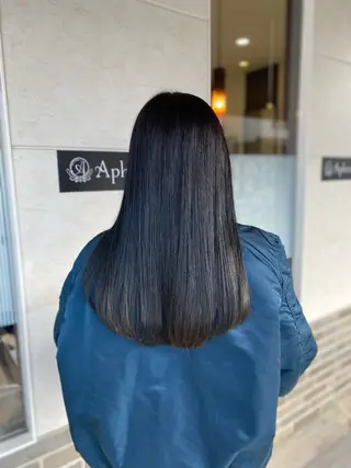 ロング カラー 横手 亜紀のヘアスタイル