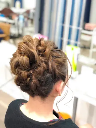 ミディアム laera 佐藤のヘアスタイル