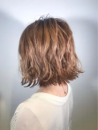 ミディアム BIANCO北堀江 AKANEのヘアスタイル