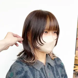 ミディアム カラー 大阪ウルフカット ハッシュカットのヘアスタイル