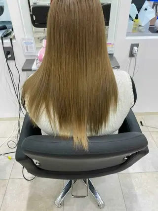 ロング EMANON名古屋所属・美谷添（ミヤゾエ） まどか大人ヘアサロンのヘアスタイル