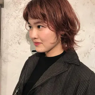 ミディアム カラー 泊 紗羅のヘアスタイル