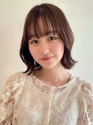 ミディアム 米澤 由衣のヘアスタイル