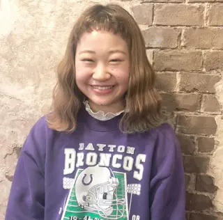 セミロング カラー ブリーチ、パーマ 西部笑のヘアスタイル