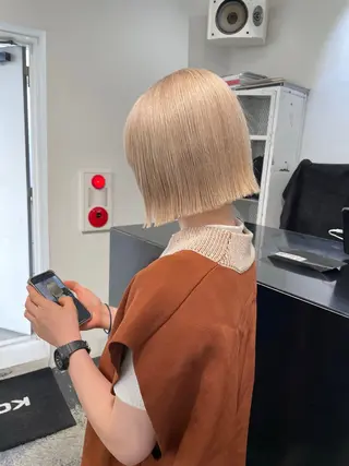 ショート カラー ヘアアレンジ 艶ハイトーン/ヘア アレンジAYAKAのヘアスタイル