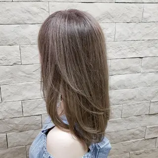 ミディアム カラー 艶髪✨ハイトーン ✨ホワイト✨北宗一郎のヘアスタイル