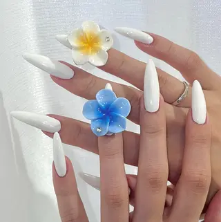 ネイル 𝐚𝐲𝐚𝐤𝐚 ✻のネイルデザイン