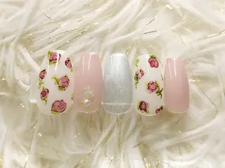 ネイル She by M【シーバイエム】パラジェル/ニュアンスネイル所属・She by M. Ryoukaのネイルデザイン