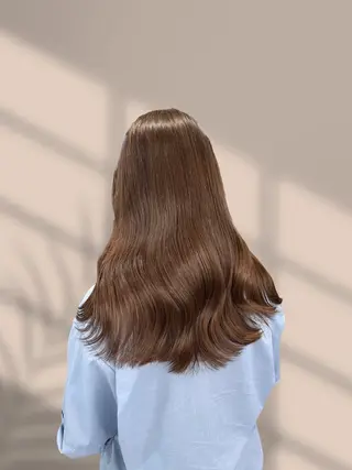 ロング カラー くすみミルクティー／ ブラウン🪡TOWAのヘアスタイル