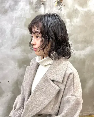 ミディアム パーマ 木村陸弥 似合わせ 透明感カラー🌿のヘアスタイル