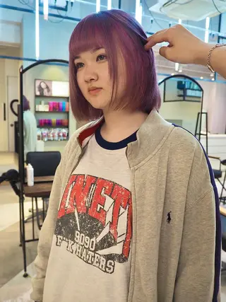 カラー 🎀ボブ＋ハイトーン シュカ👶🏻のヘアスタイル