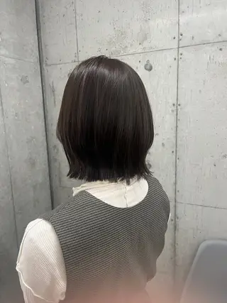 ショート カラー 友花 暗髪／ナチュラルのヘアスタイル