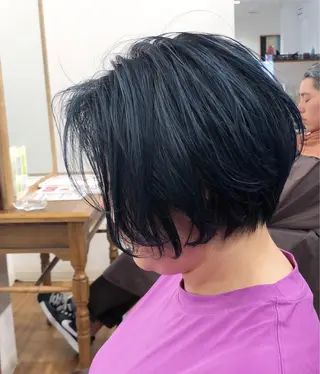 ショート カラー タカハシ ユウキのヘアスタイル