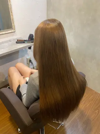 カラー ヒガシ サヨのヘアスタイル