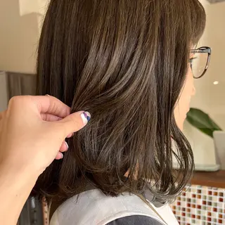 ミディアム 中村 友香のヘアスタイル