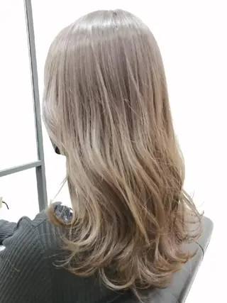 セミロング カラー ✨METEO導入店✨ 髪質改善×縮毛矯正のヘアスタイル