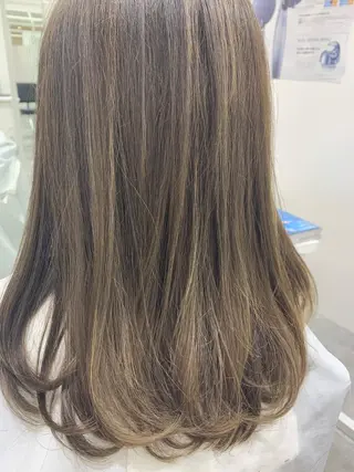 セミロング カラー Adachi Fujikoのヘアスタイル