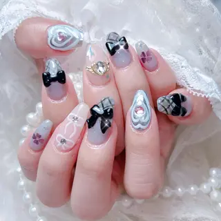 ネイル りんか🪽 ワンホンネイル🍬のネイルデザイン