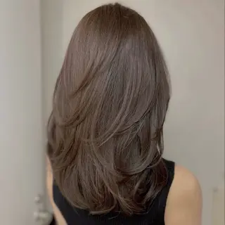 ミディアム 井木 絢香 ✂️ ミディアムカットのヘアスタイル