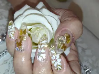 ネイル エステとネイル ローズコンフォートのネイルデザイン