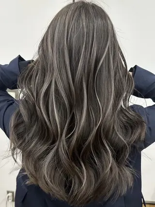 ロング カラー 透明感カラー/レイヤ ーhinata.のヘアスタイル