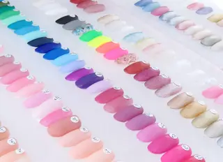 ネイル なつか🍒パラジェル 新宿三丁目1分💘のネイルデザイン
