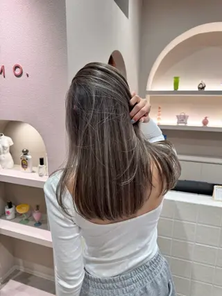 カラー ハイトーン／暖色 👩🏼HONOKAのヘアスタイル