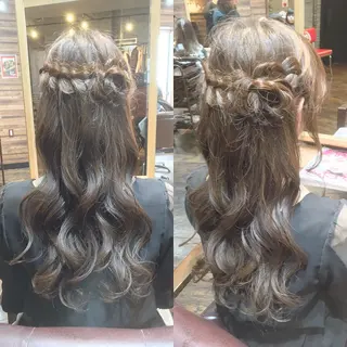 ロング ヘアアレンジ MITSU ✂️のヘアスタイル