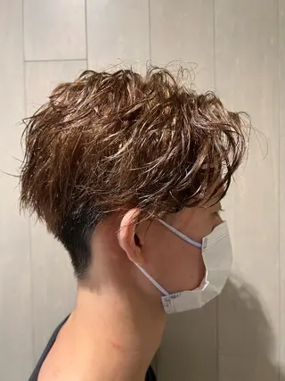 カラー メンズ 糟谷 慈英のヘアスタイル