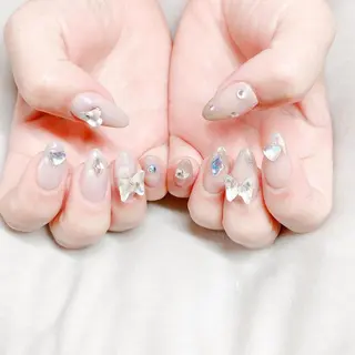 ネイル 根津 綾子のネイルデザイン