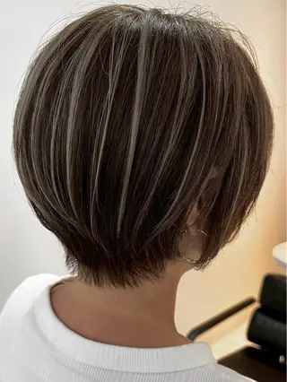 カラー Stylo所属・吉川 莉央のヘアスタイル