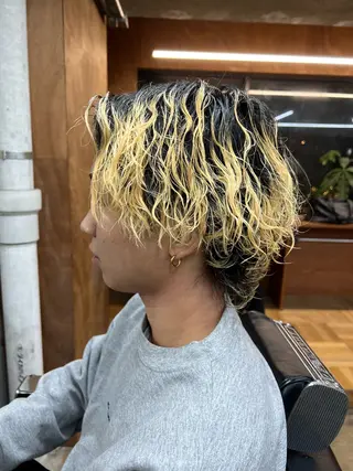 メンズ メンズパーマ特化サロンLond LOGAN所属・SEIYA メンズパーマ職人のヘアスタイル