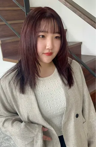 セミロング カラー BE HERE NOW N°04野々市三納店所属・イタヤ マイカのヘアスタイル