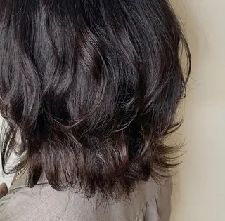 ミディアム カラー 小森 衣純のヘアスタイル