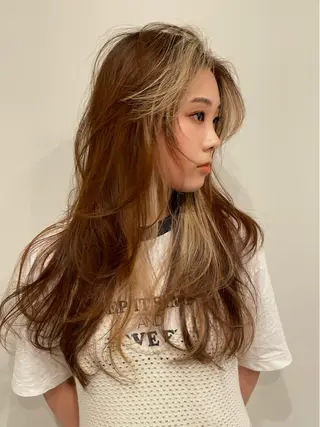 セミロング カラー SALOWIN所属・ブリーチ✍️ ボブ✨レイヤーのヘアスタイル