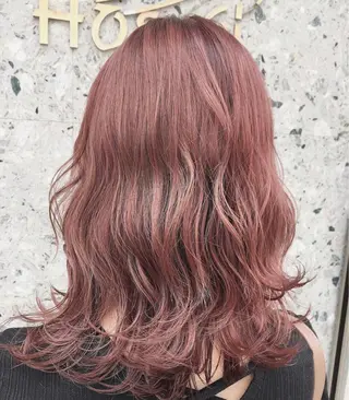 ロング カラー アダチ コウスケのヘアスタイル