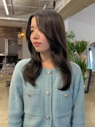 セミロング カラー ツチダ カホのヘアスタイル