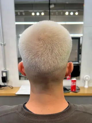 ショート カラー メンズ メンズカット✂️ スキンフェード伊藤陸のヘアスタイル