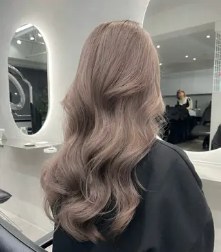 ロング カラー ONYX 表参道所属・表参道/ハイライト 髪質改善ストレートのヘアスタイル