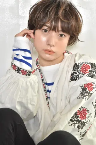 ショート カラー パーマ AND THE BRICKS所属・AND THE BRICKS北川珠紀の眉毛・アイブロウイメージ