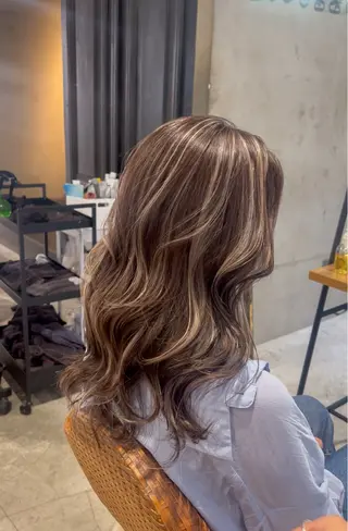 セミロング カラー 海外デザイン🇺🇸 石渡諒太のヘアスタイル