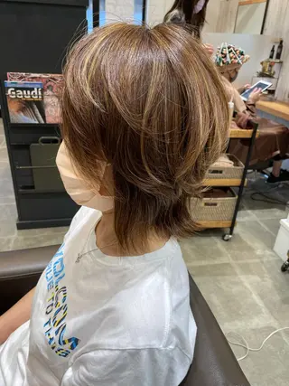 ミディアム カラー 細沼 葵のヘアスタイル